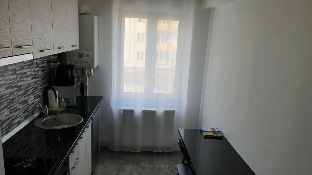 Apartamento Fim Apartament Hunedoara Exterior foto